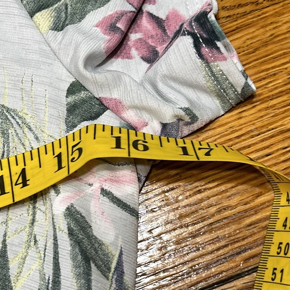 Kiki Larue dress. Marnie Floral print wrap style.Size Small. Excellent condition - Picture 7 of 9